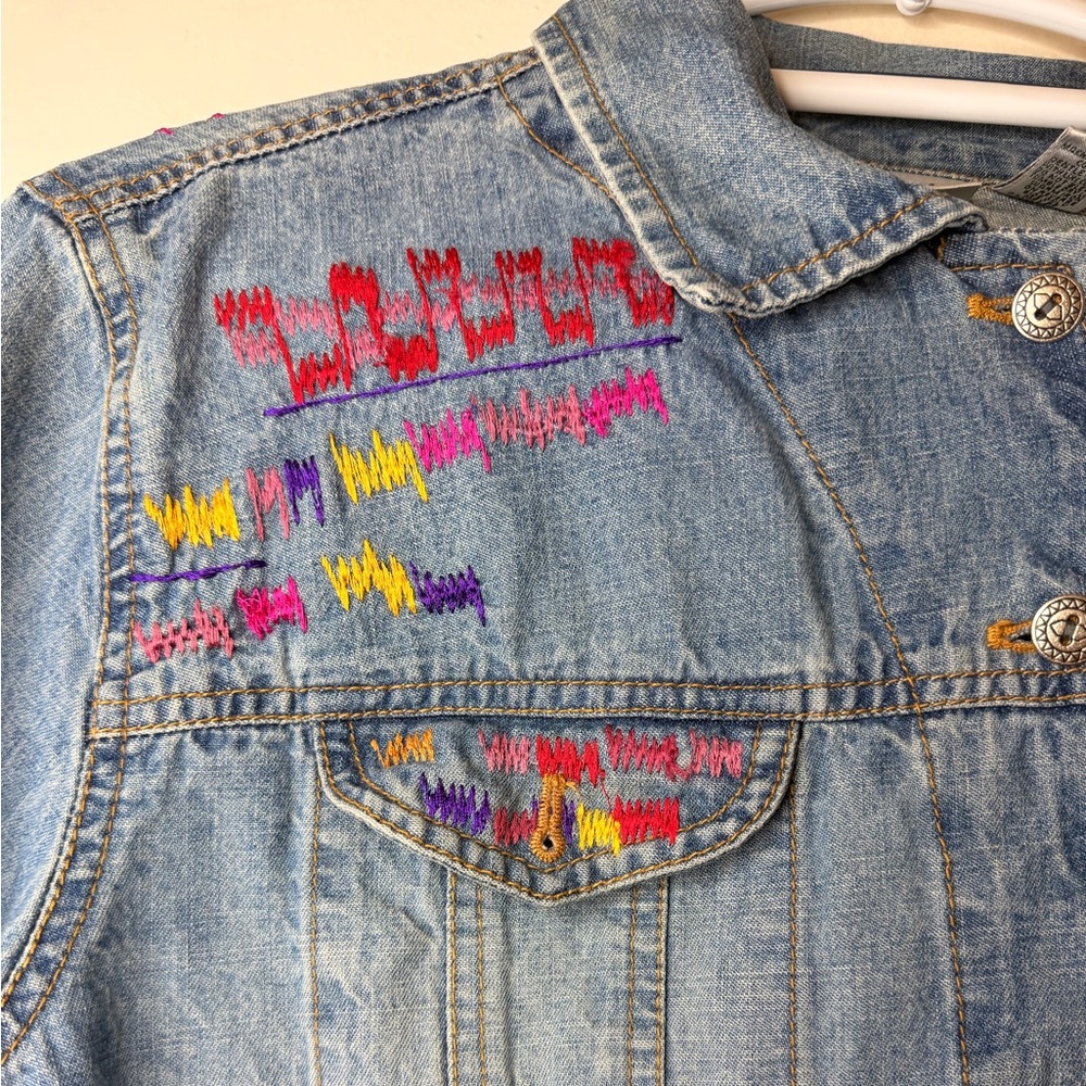 Chico’s Embroidered Denim Jacket Colorful Southwestern Stitch Size 2 - Picture 6 of 10